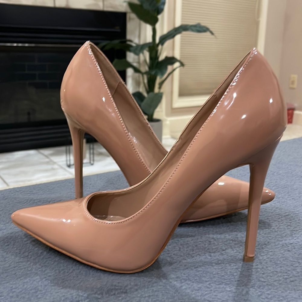 Nude heel size 9 worn once From Miss Lola